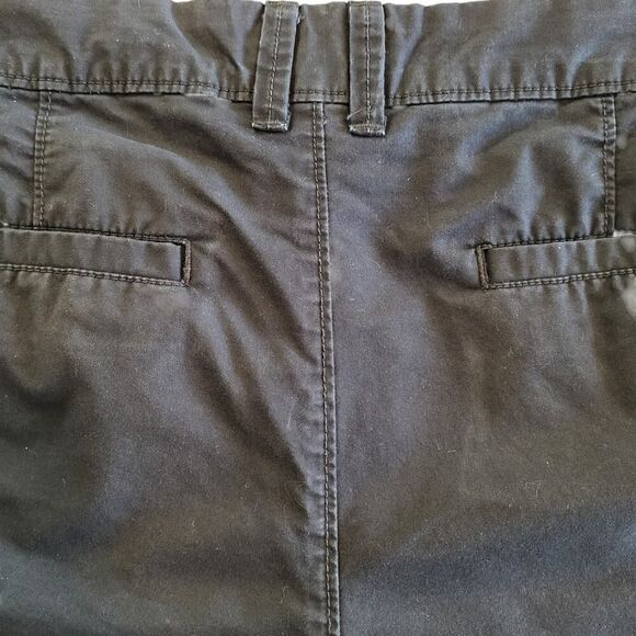 Old Navy Woman's Size 14 Classic Black Cotton Blend Chino Shorts Soft Comfy - Picture 7 of 9